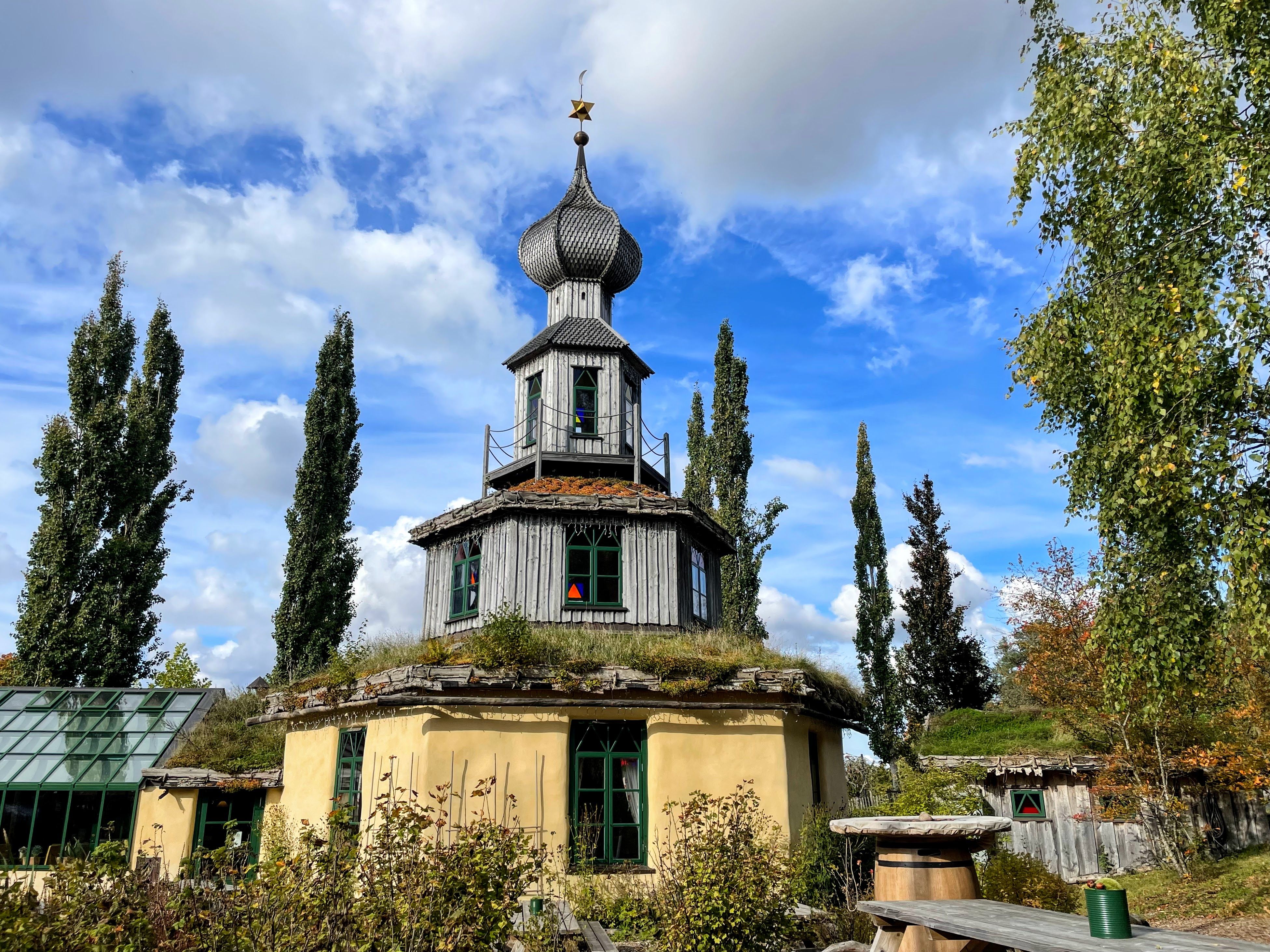 The ramme restaurant, six sides building with a cuppola