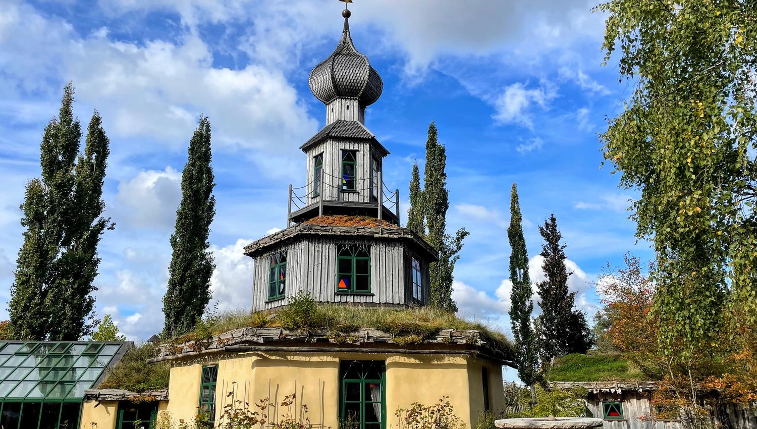 The ramme restaurant, six sides building with a cuppola