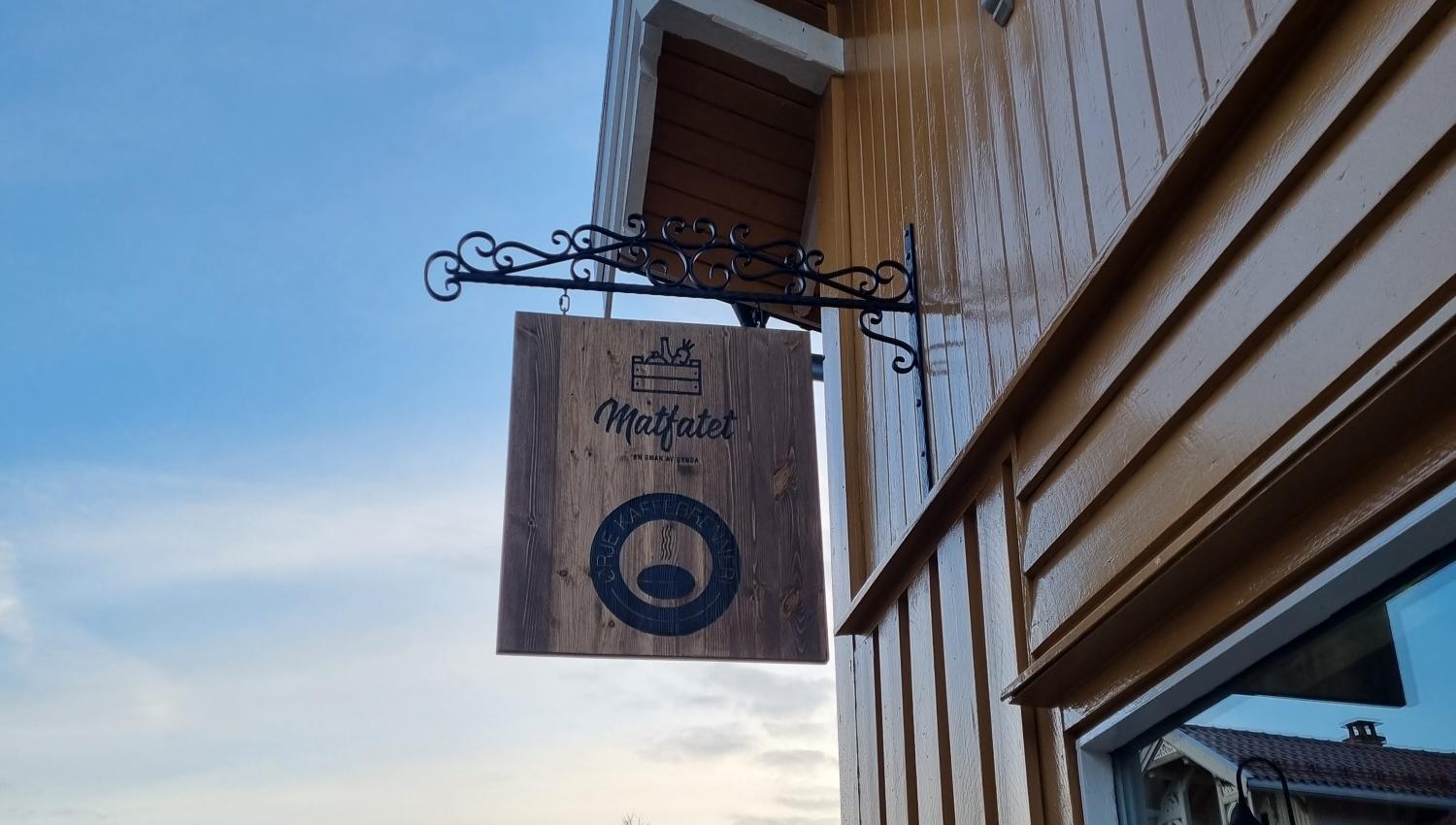 Hengende Matfatet Ørje Logo