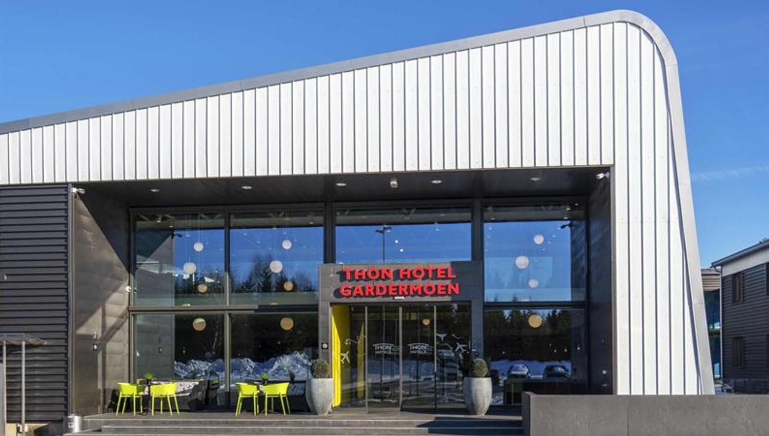Thon Hotel Gardermoen entrance