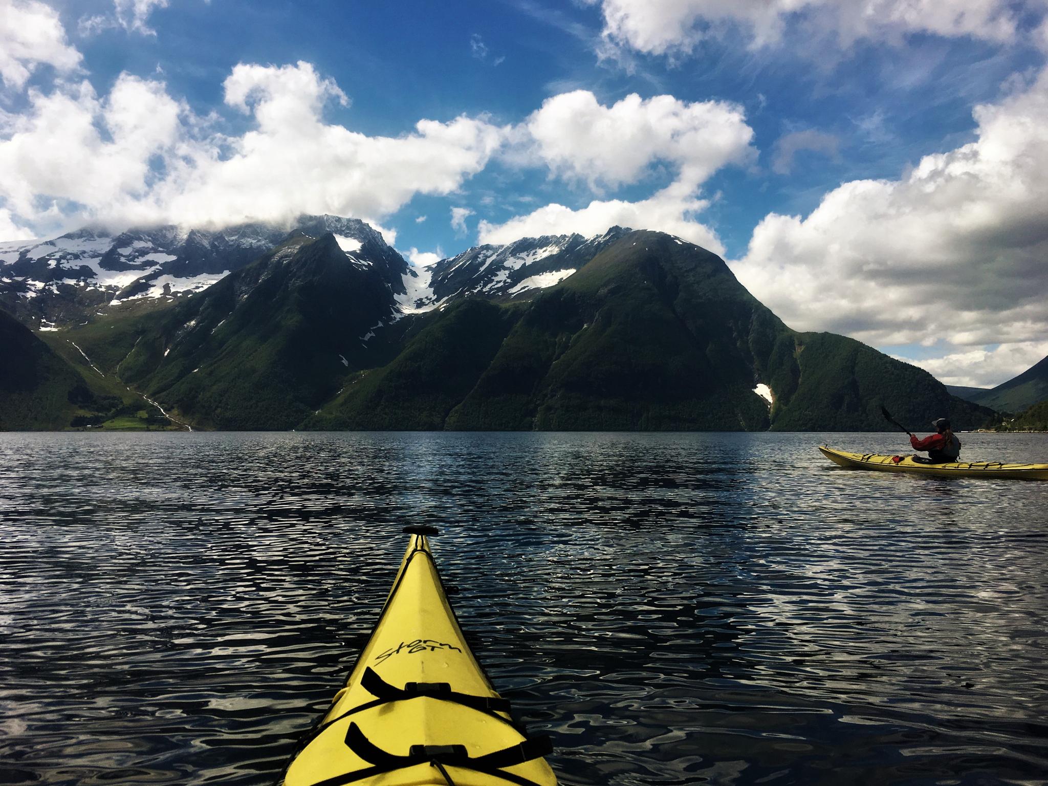 Guided kayak tour on Hjørundfjord - 3 hours