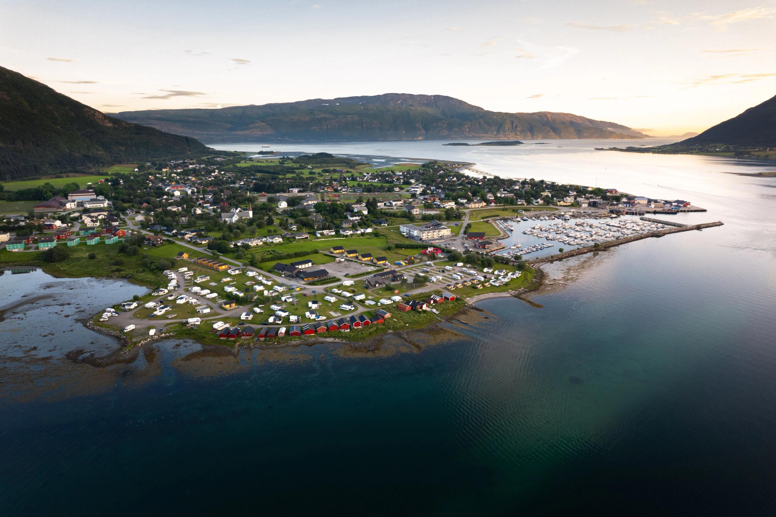 Topcamp Havblikk Helgeland – good food and lodging at Nesna