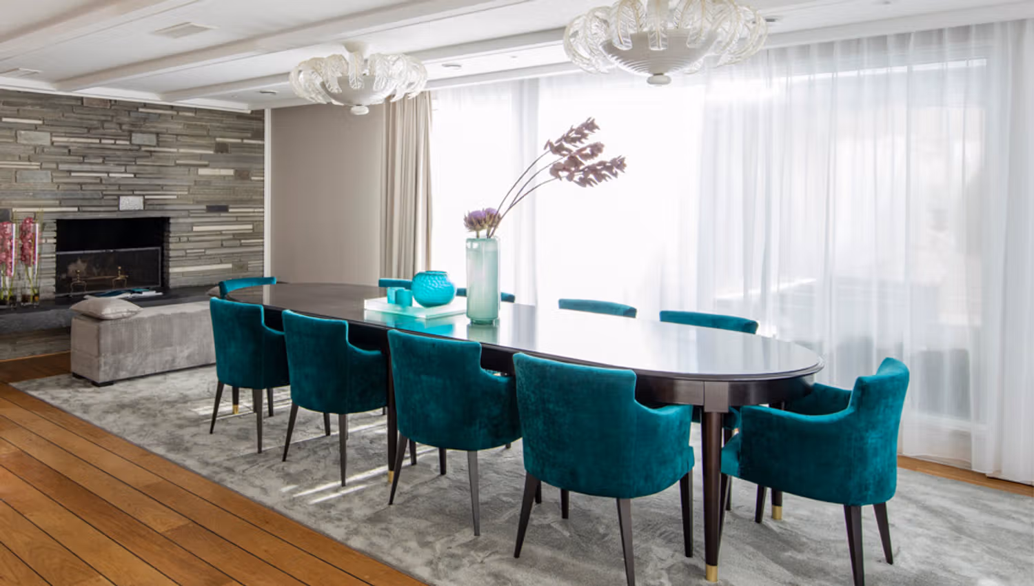 Penthouse Terrace Suite - long table with ten chairs