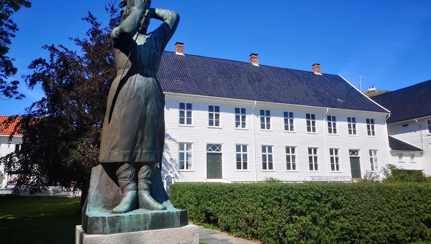 Sculpture: “Egil Skallagrimsson Raises the Nidstang” (a man holding a severed horse head above his head).
