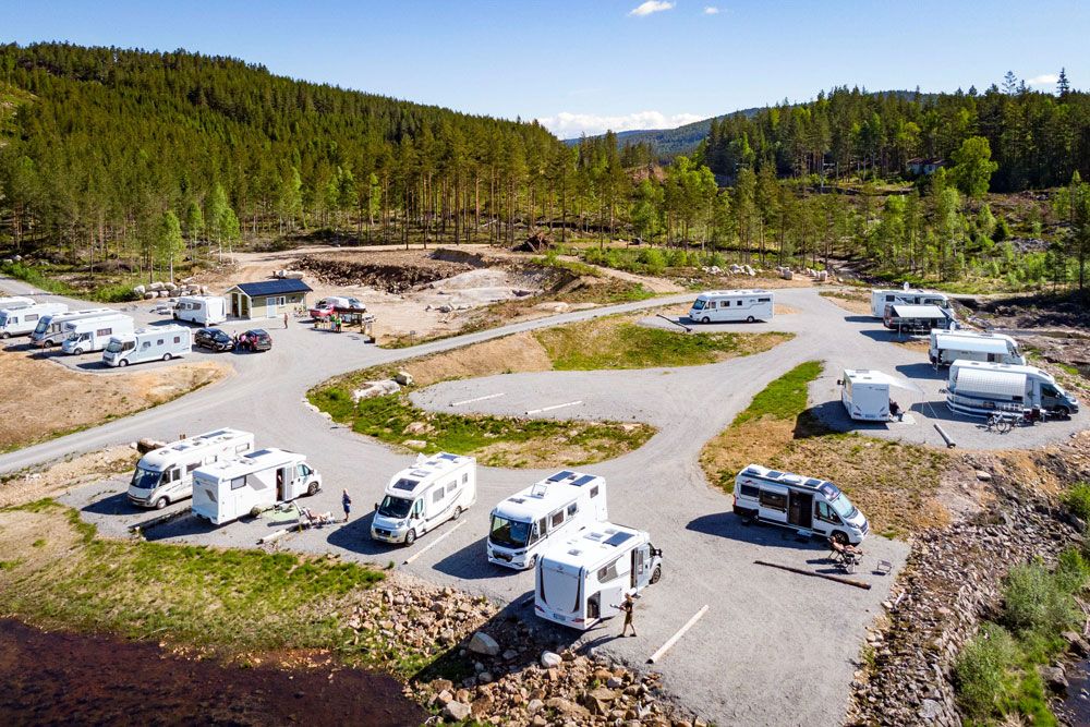 motorhomes at Villmarkseventyret camping in Drangedal