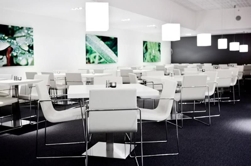 breakfast hall