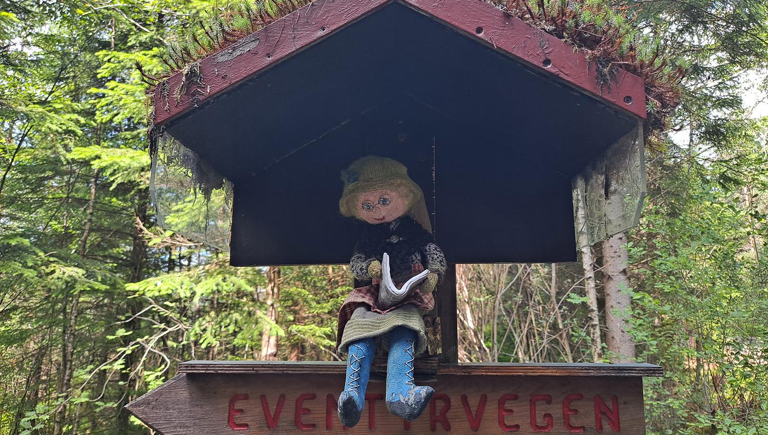 Ein av figurane ved inngangen til Eventyrskogen