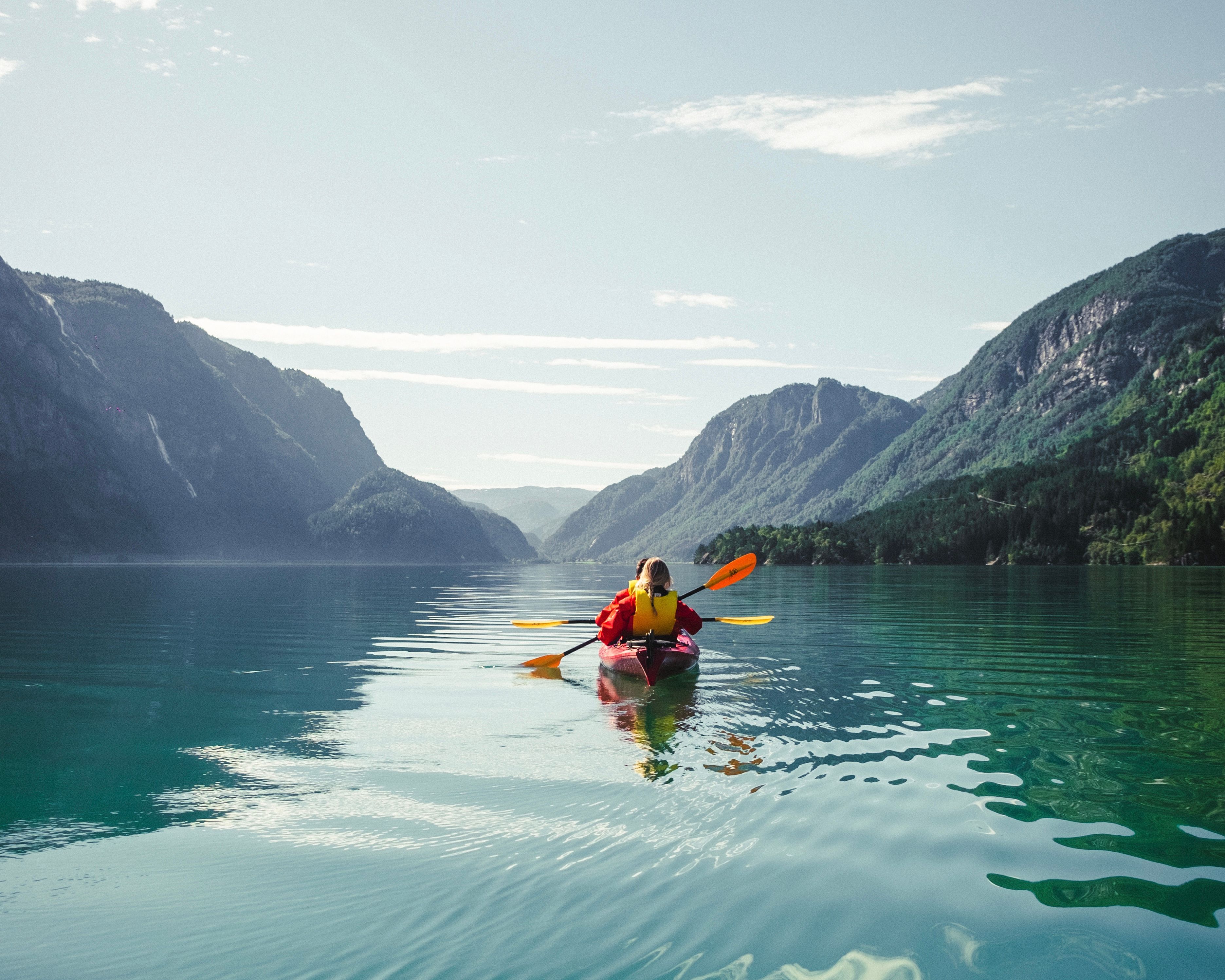 Kaykaing on Sandvinsvatnet lake. 