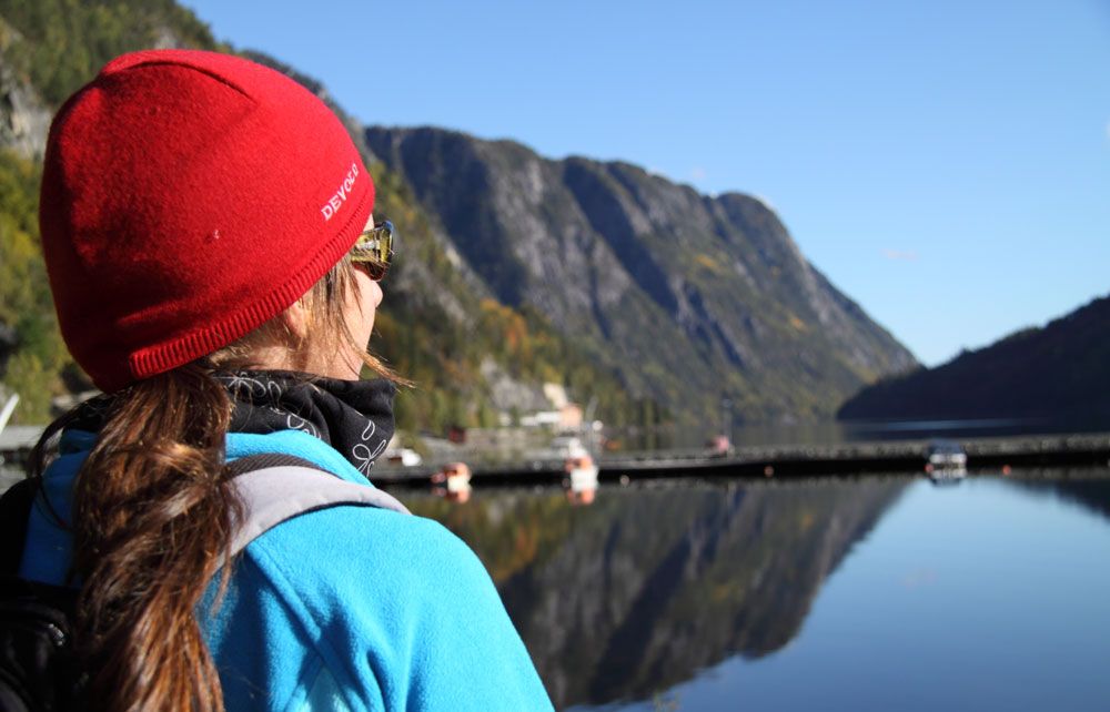 girl looking out over the Telemark Canal at Dalen