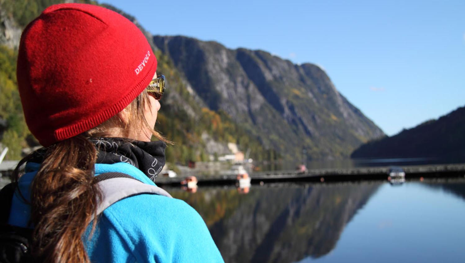 girl looking out over the Telemark Canal at Dalen