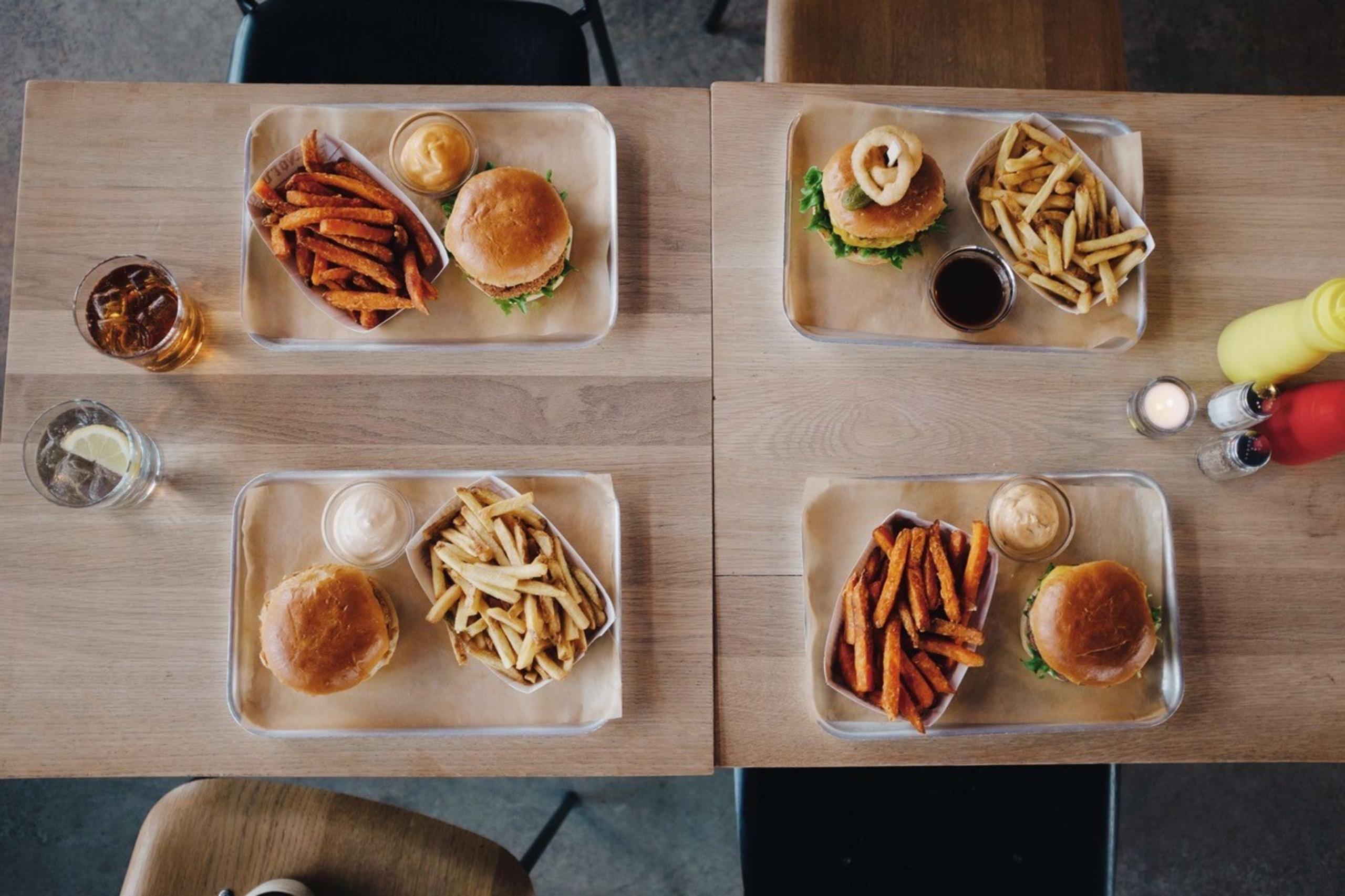 Delicious burgers with local ingredients at Molo Brew