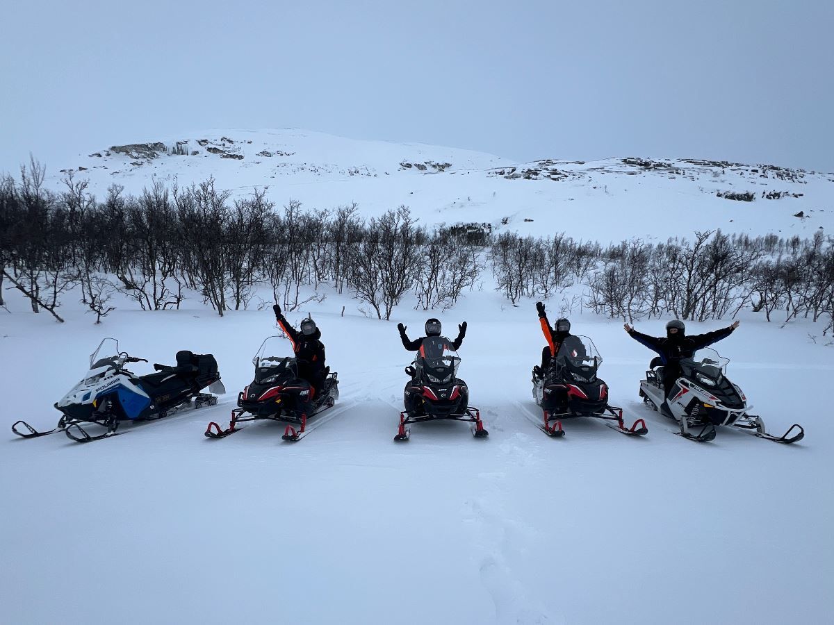Gjester på snøskutere