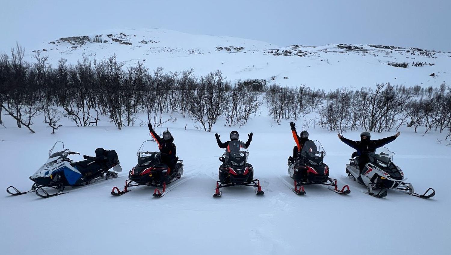 Gjester på snøskutere