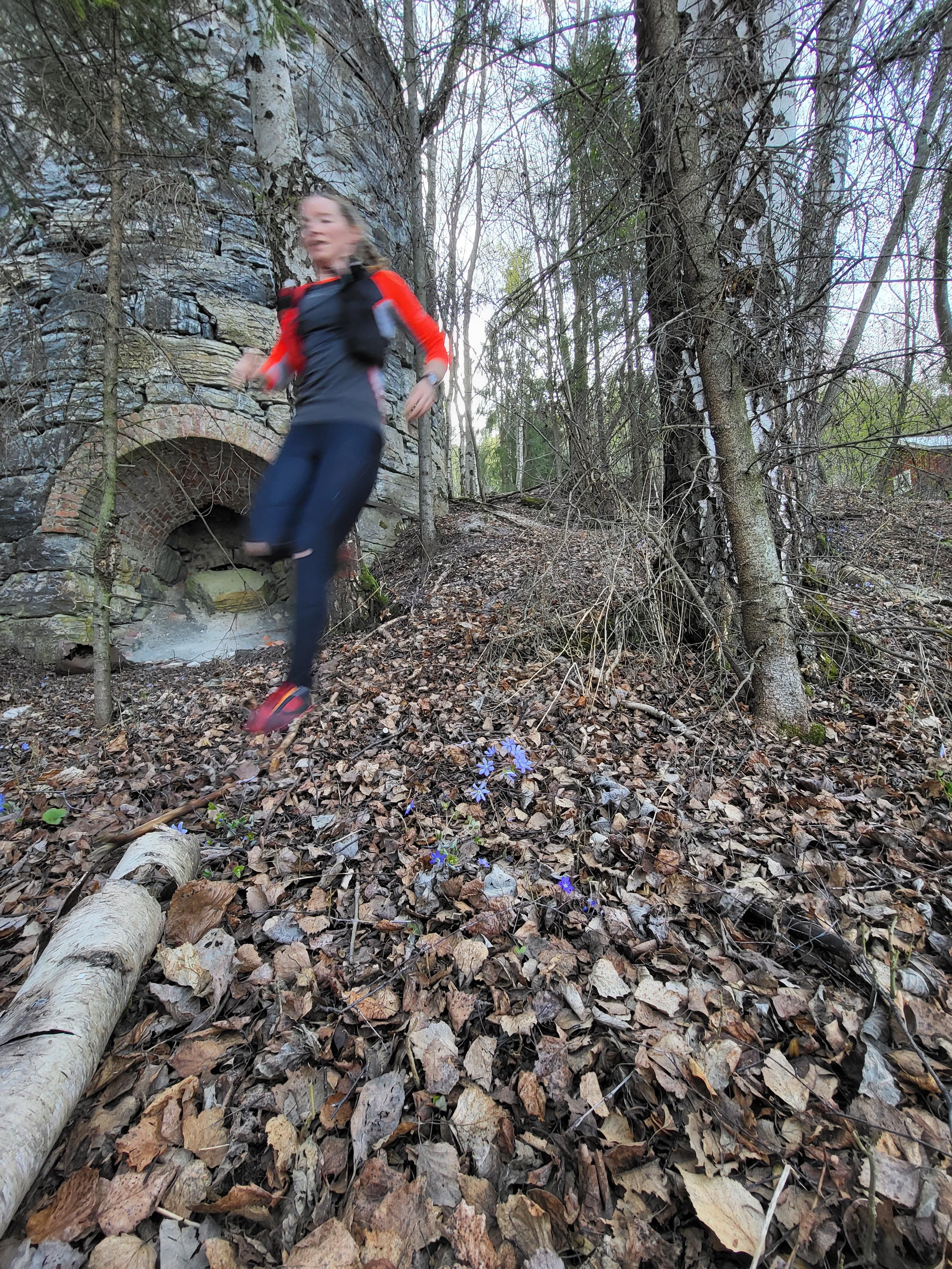 Helgøya rundt Vårtur 2022 jogger i farta Foto_sprekeopplevelser