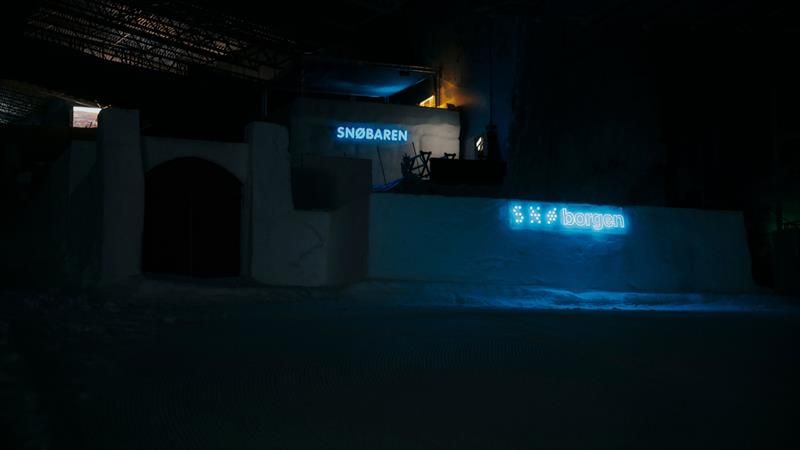The SNØcastle and Snøbaren in the dark