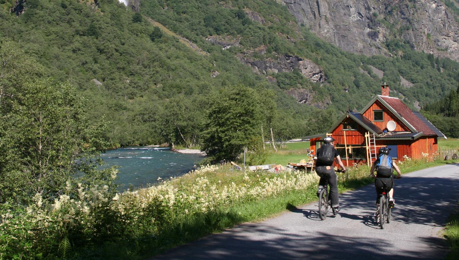 Cycling the Flåm valley