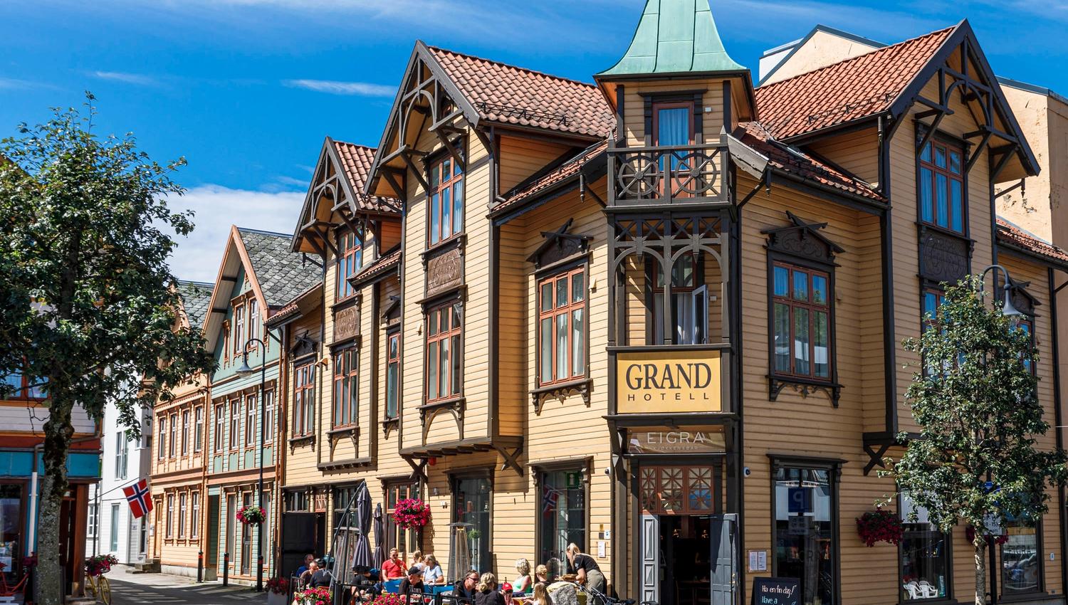 Grand Hotel Egersund in the middle of the historic town in Egersund city centre