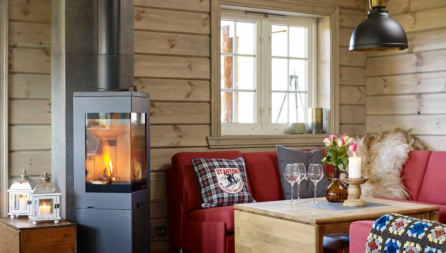 Koseleg stove med vedomn på Furuvins Lodge i Stryn.