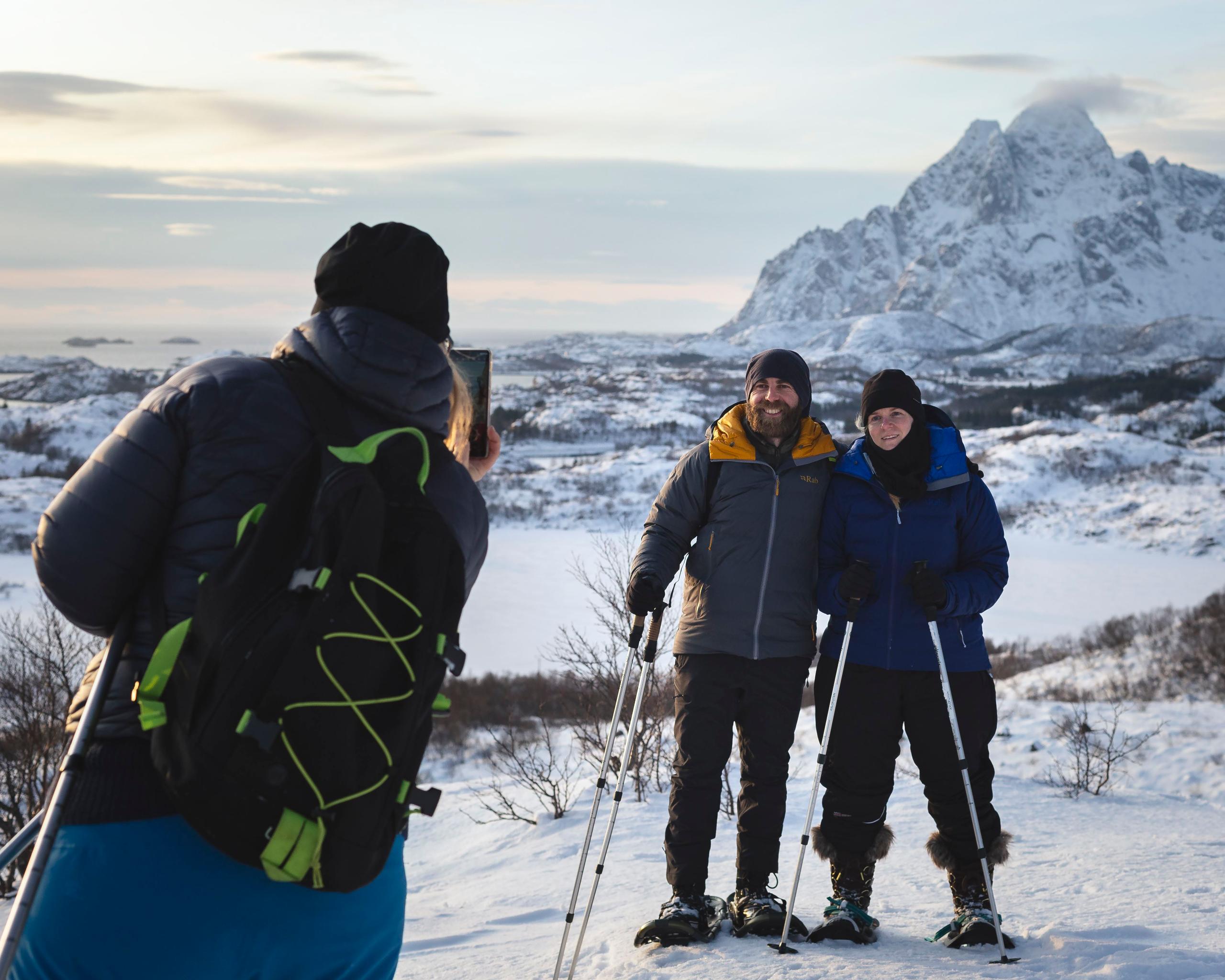 Snowshoe Explorer - guided showshoeing trips