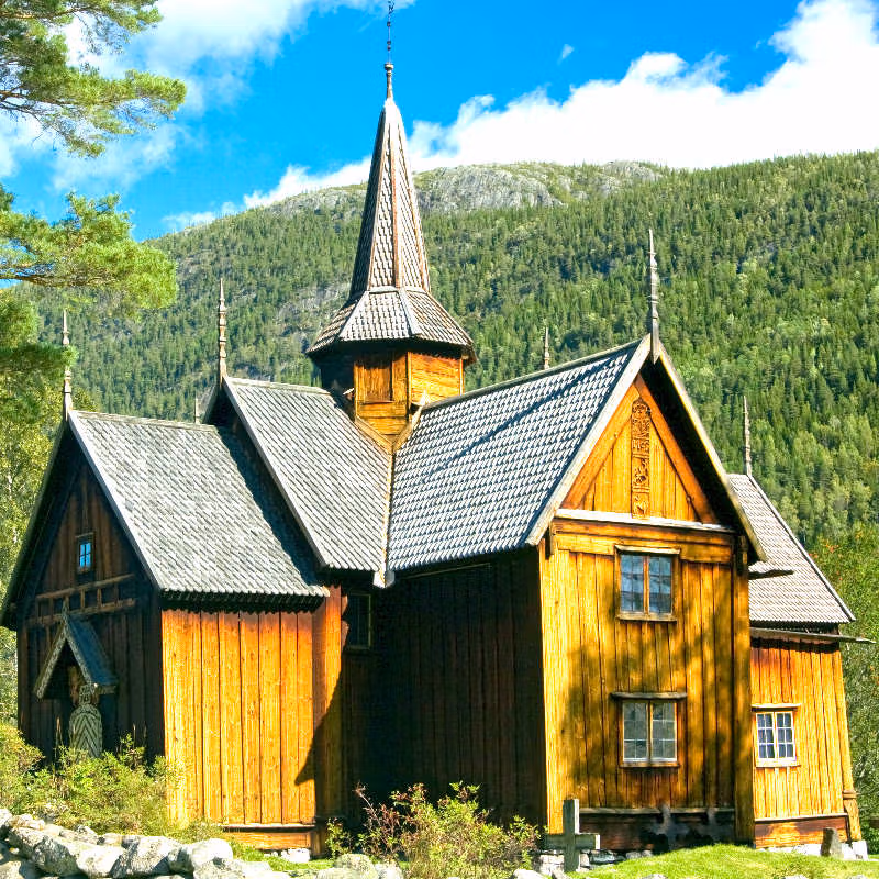 Nore stavkirke sommer