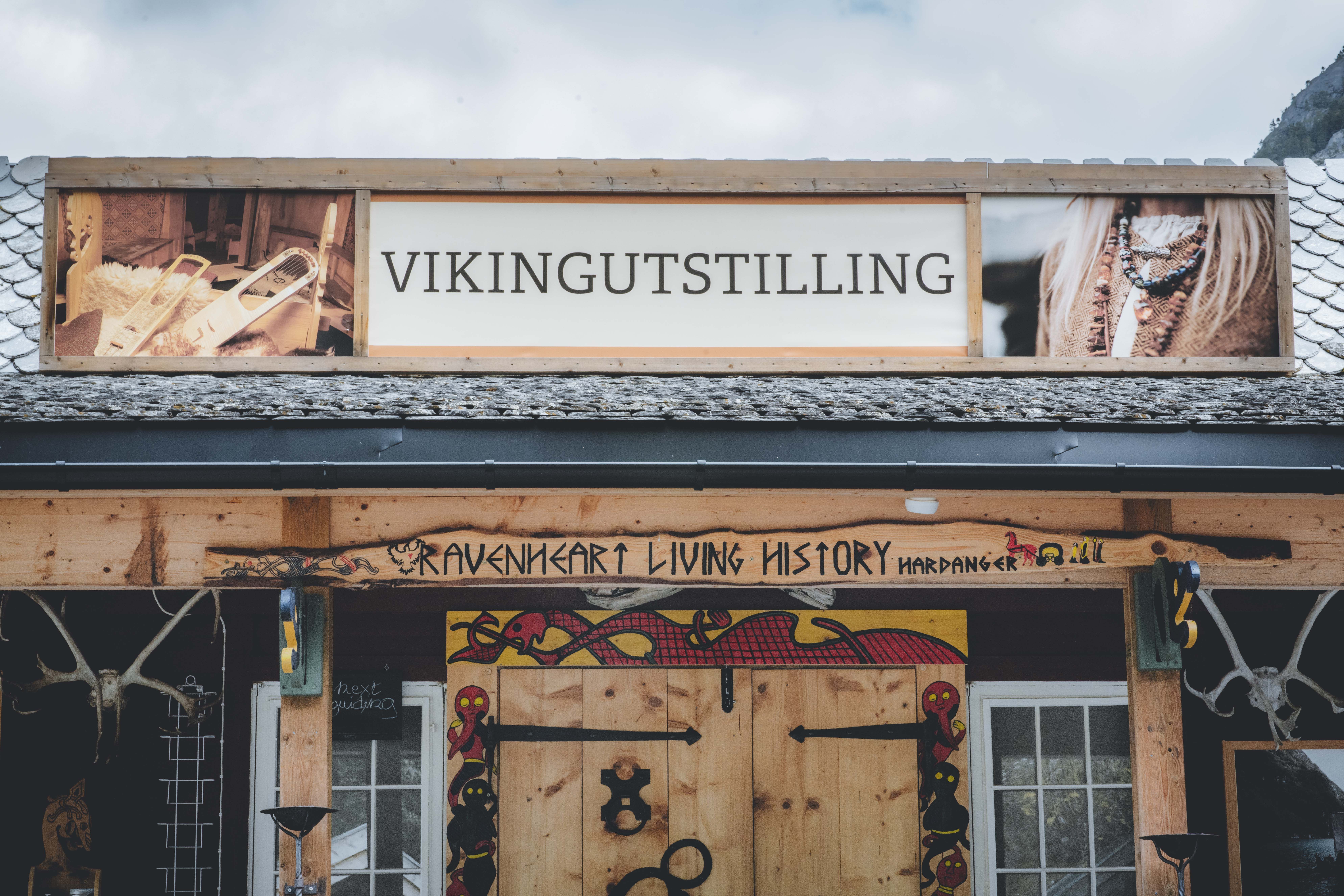 Der Außeneingang zur Wikingerausstellung.