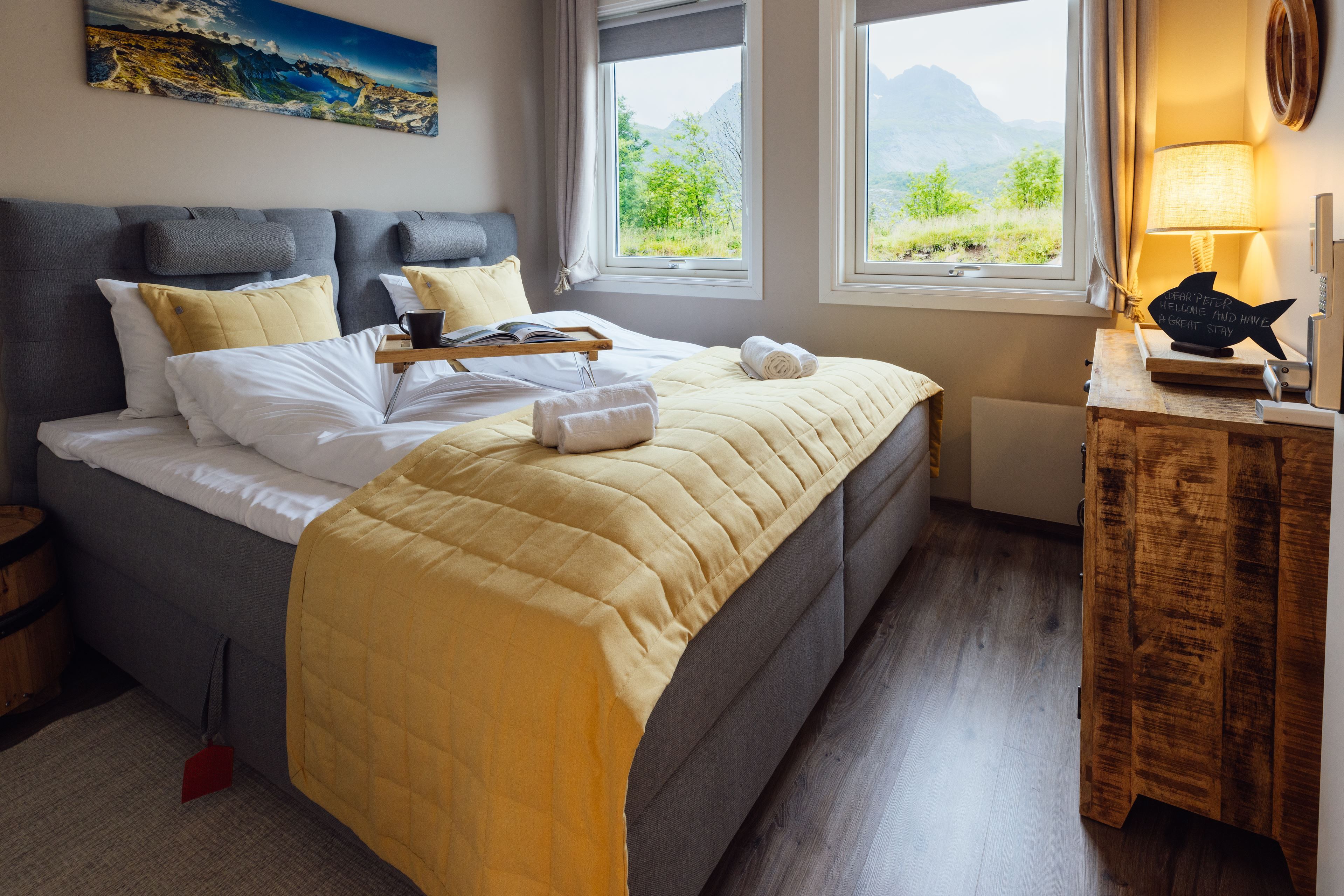 Double room with shared bathroom