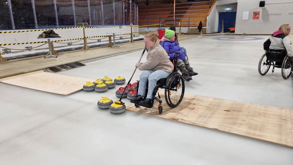 curling from a wheelchair at Skien leisure park