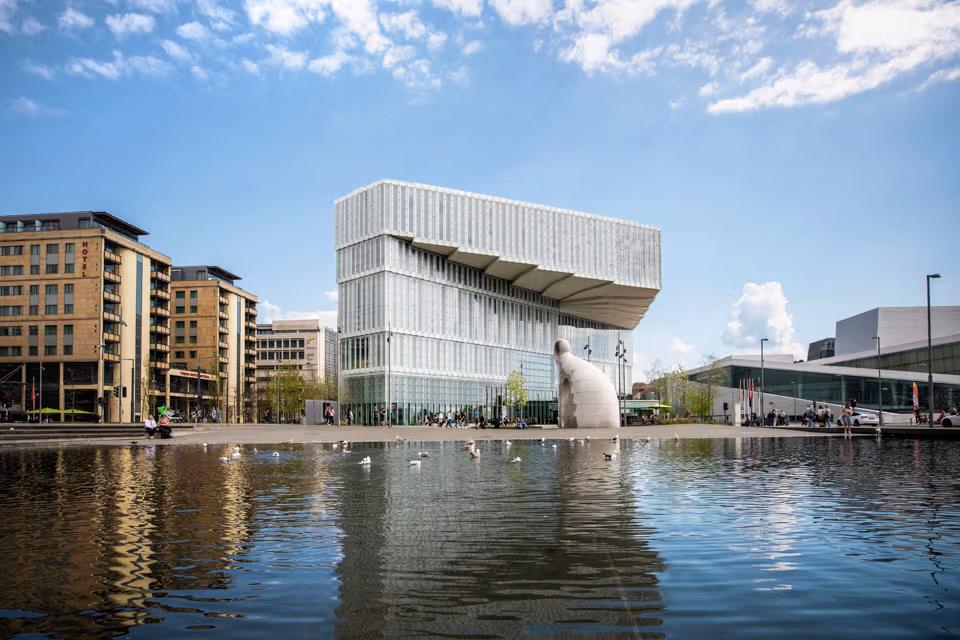 facade of deichman bjørvika