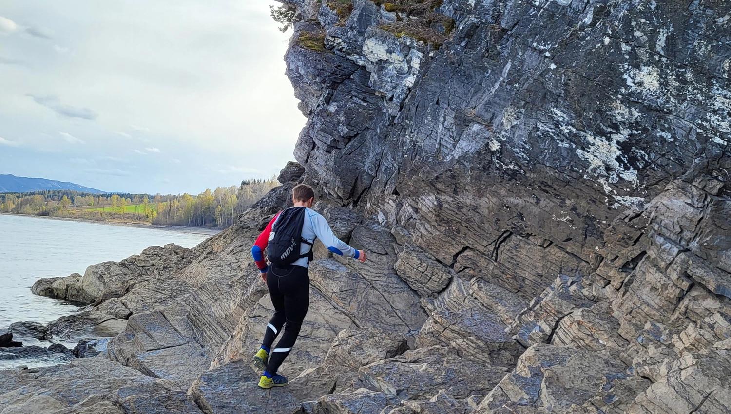 Helgøya rundt Vårtur 2022 Bratte partier Foto_sprekeopplevelser