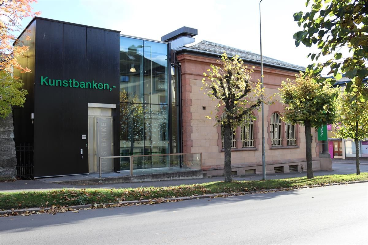 Exterior view of the Kunstbanken art center from the street.