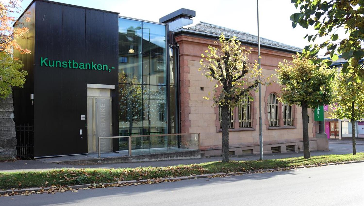 Exterior view of the Kunstbanken art center from the street.