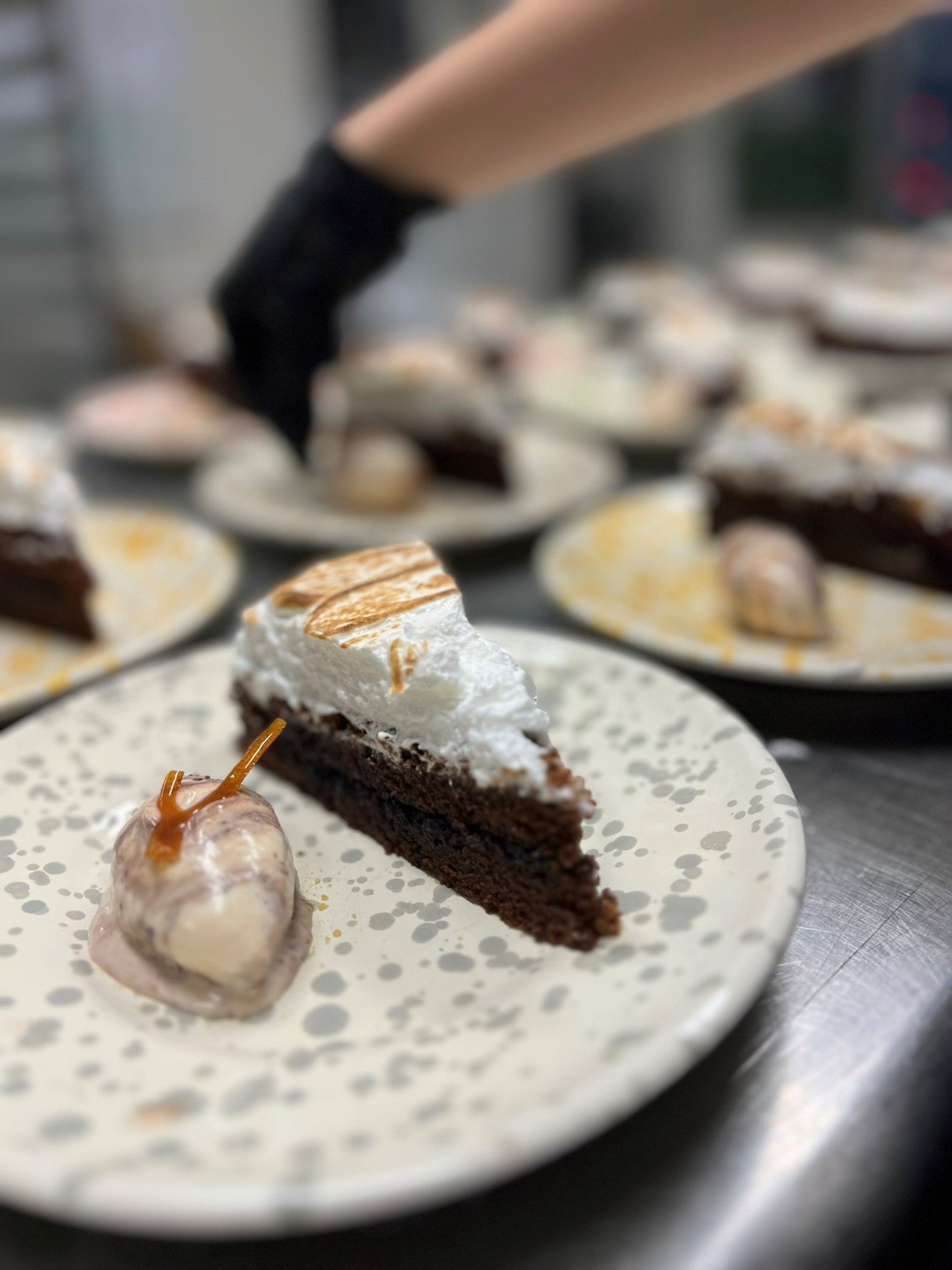 Norvald kafe og vinhus på Gjøvik Gård. Kafe og is