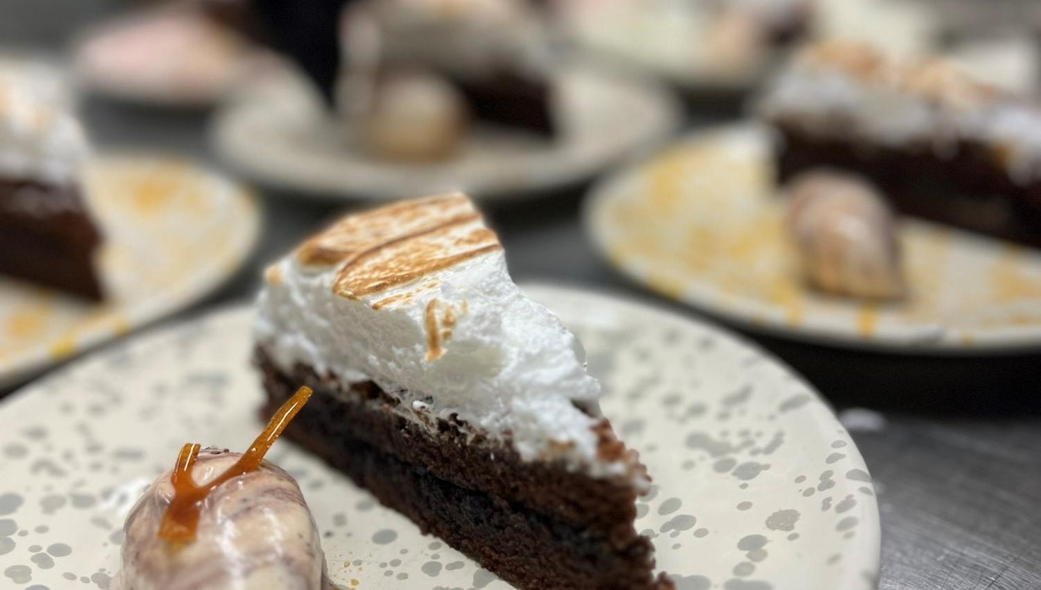 Norvald kafe og vinhus på Gjøvik Gård. Kafe og is
