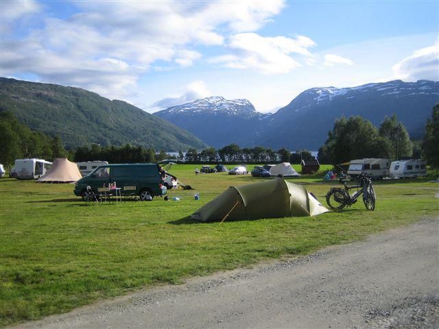 Tent camping and outdoor life at Seim Camping – a peaceful spot between fjords and mountains in Hardanger.