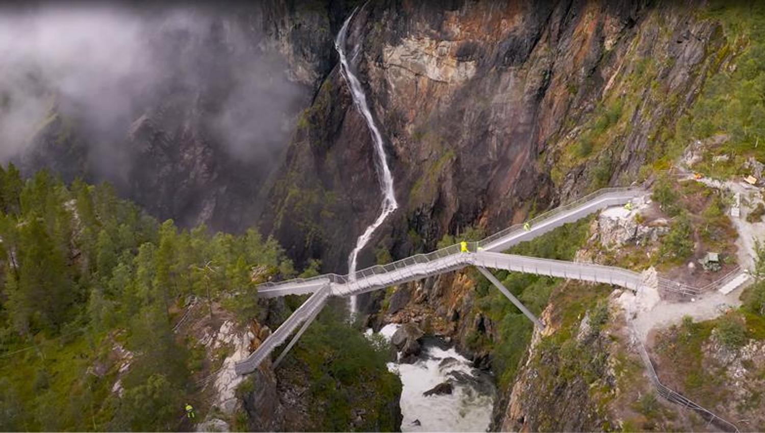 The metal bridge built over the Vøringsfoss