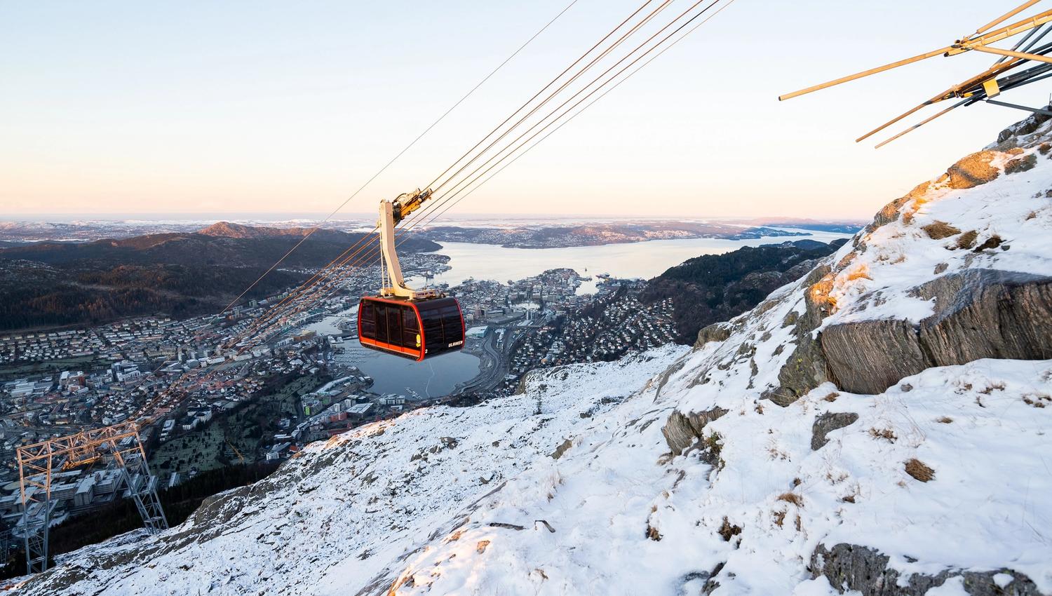Ulriksbanen Cable Car takes you to Skyskraperen Restaurant
