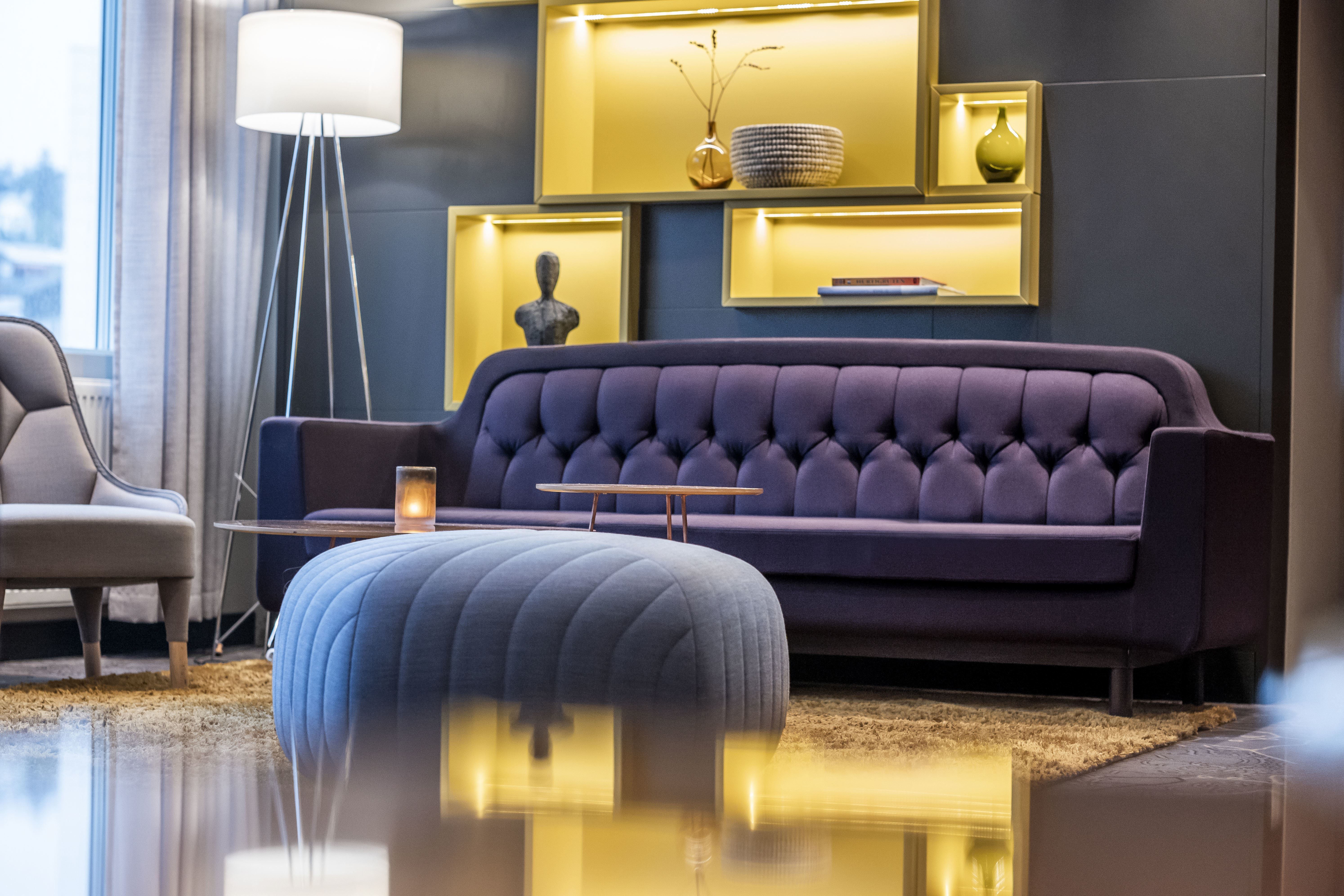 Charly's Lounge