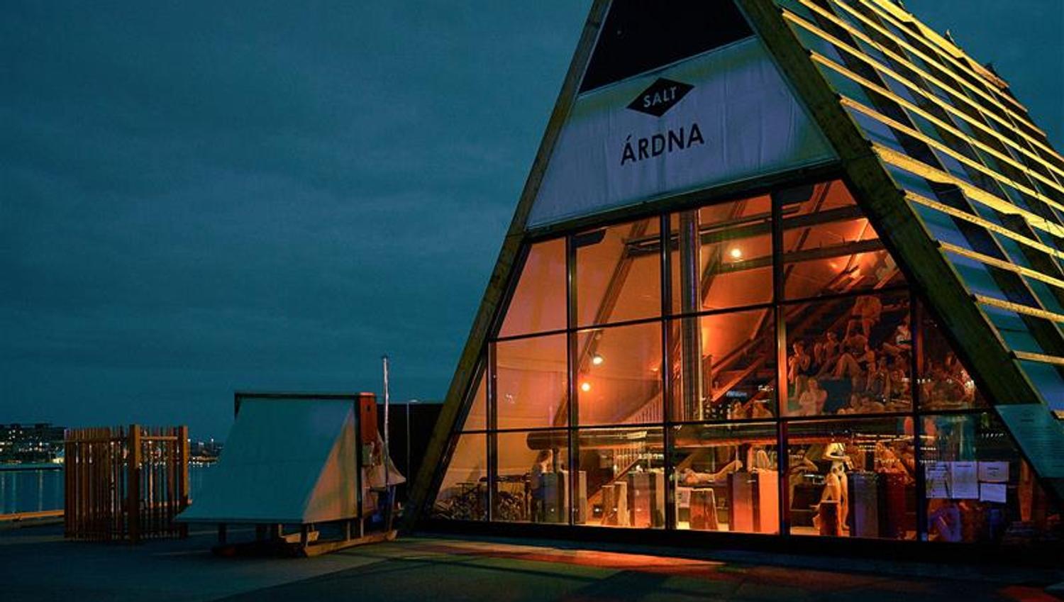 Árdna at dusk
