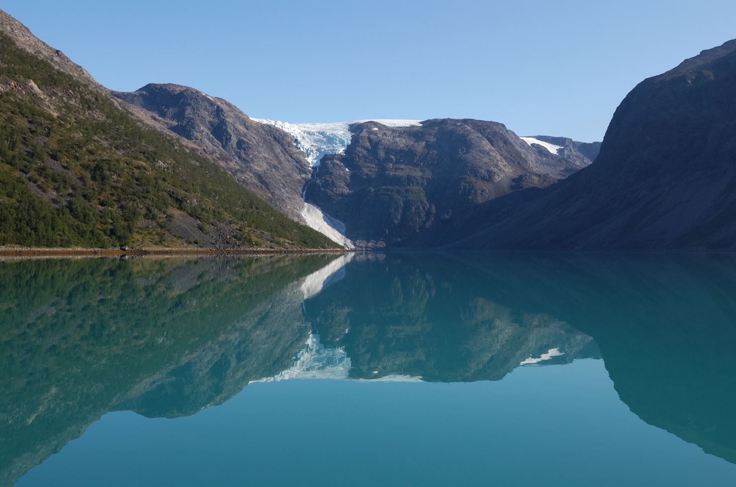 Utsikt inn i Jøkelfjorden