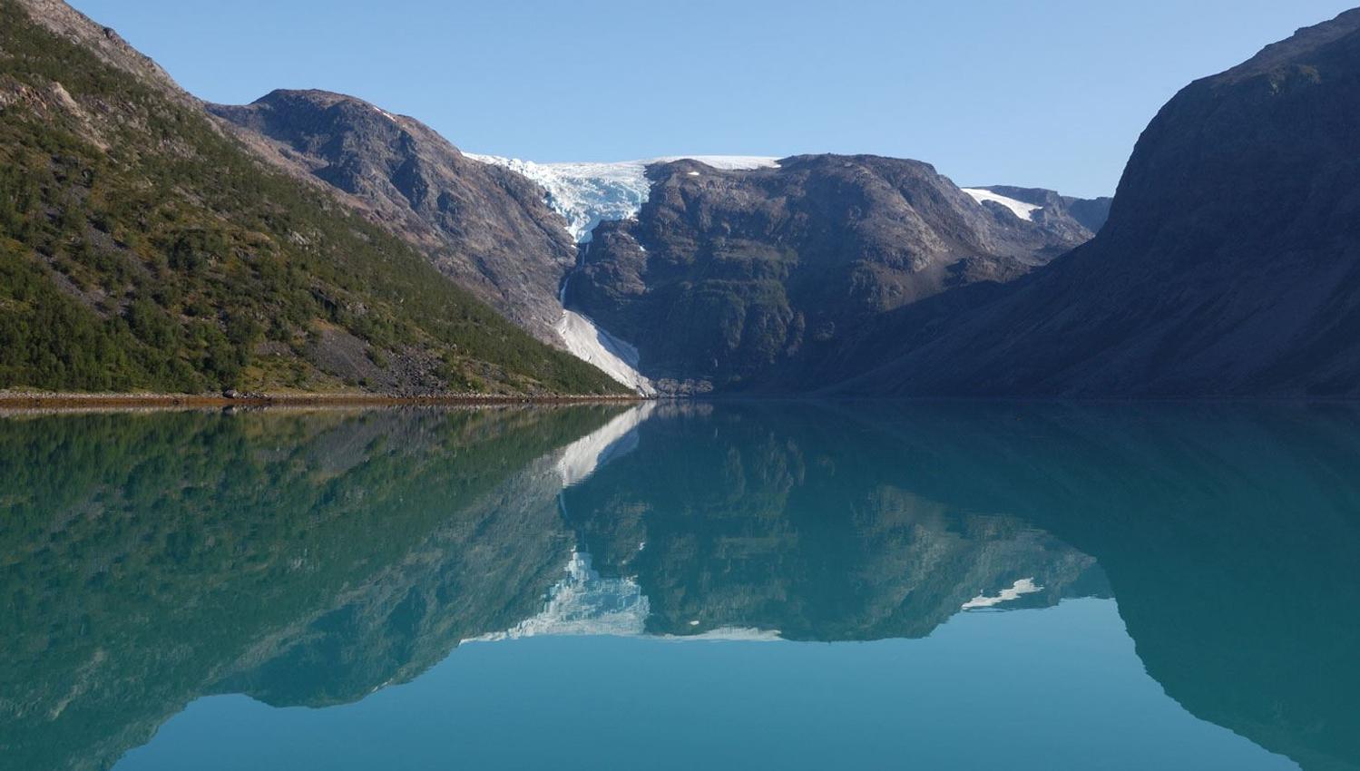 Utsikt inn i Jøkelfjorden