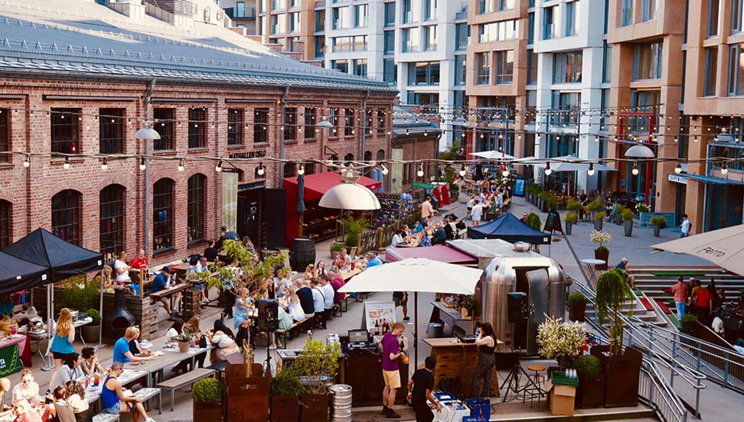 outside seating during summer