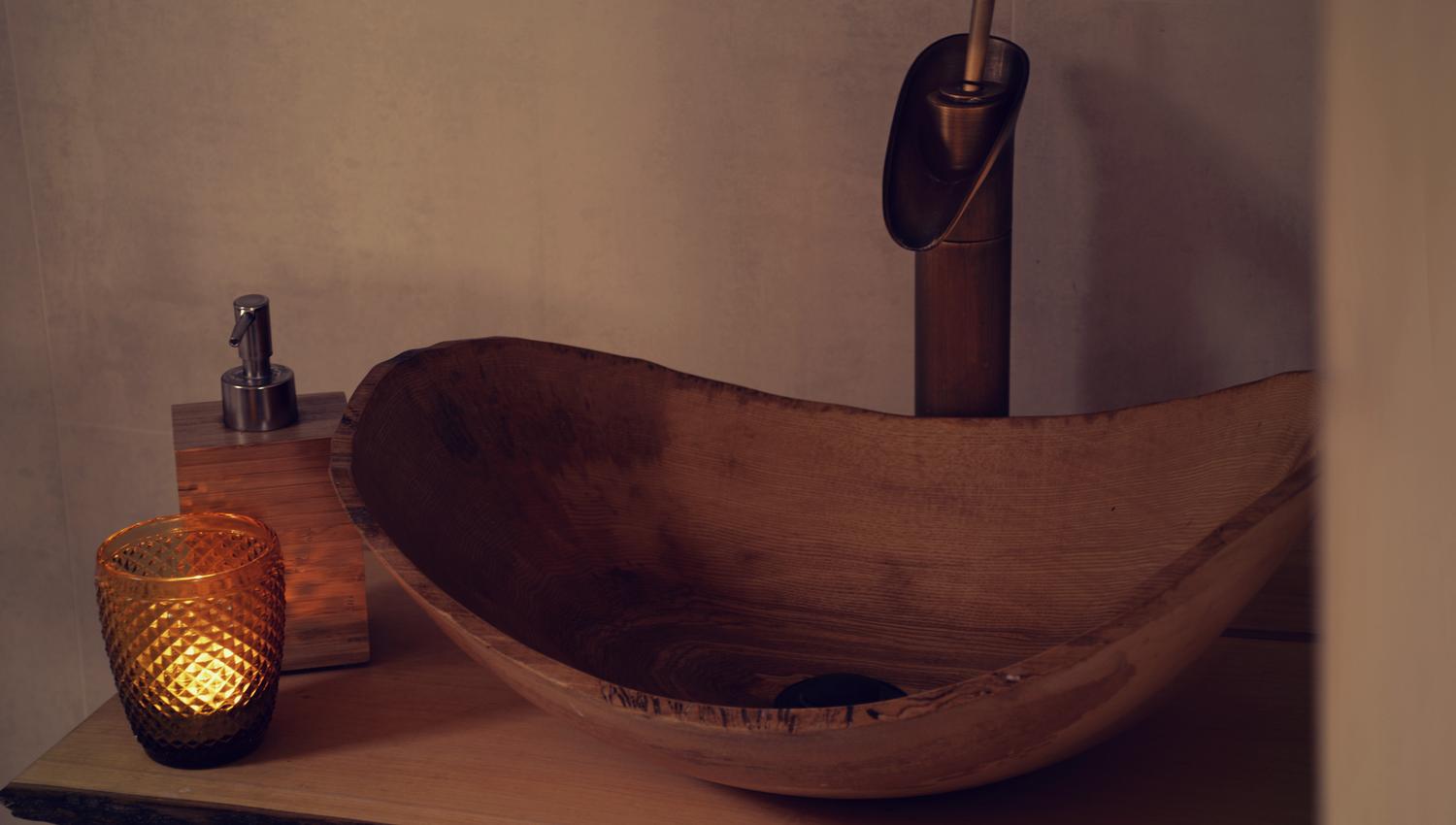 Sink made of wood