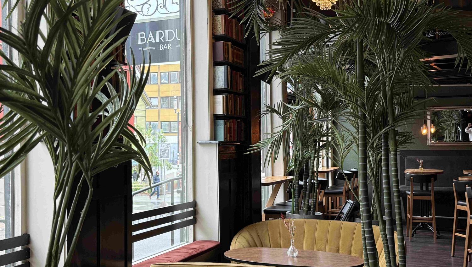 Sitting places inside Bardus Bar