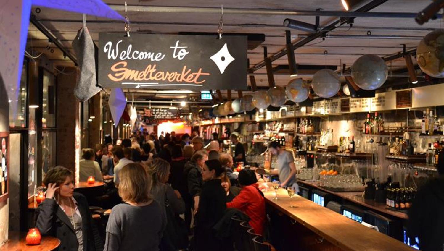 smelteverket fullt med gjester