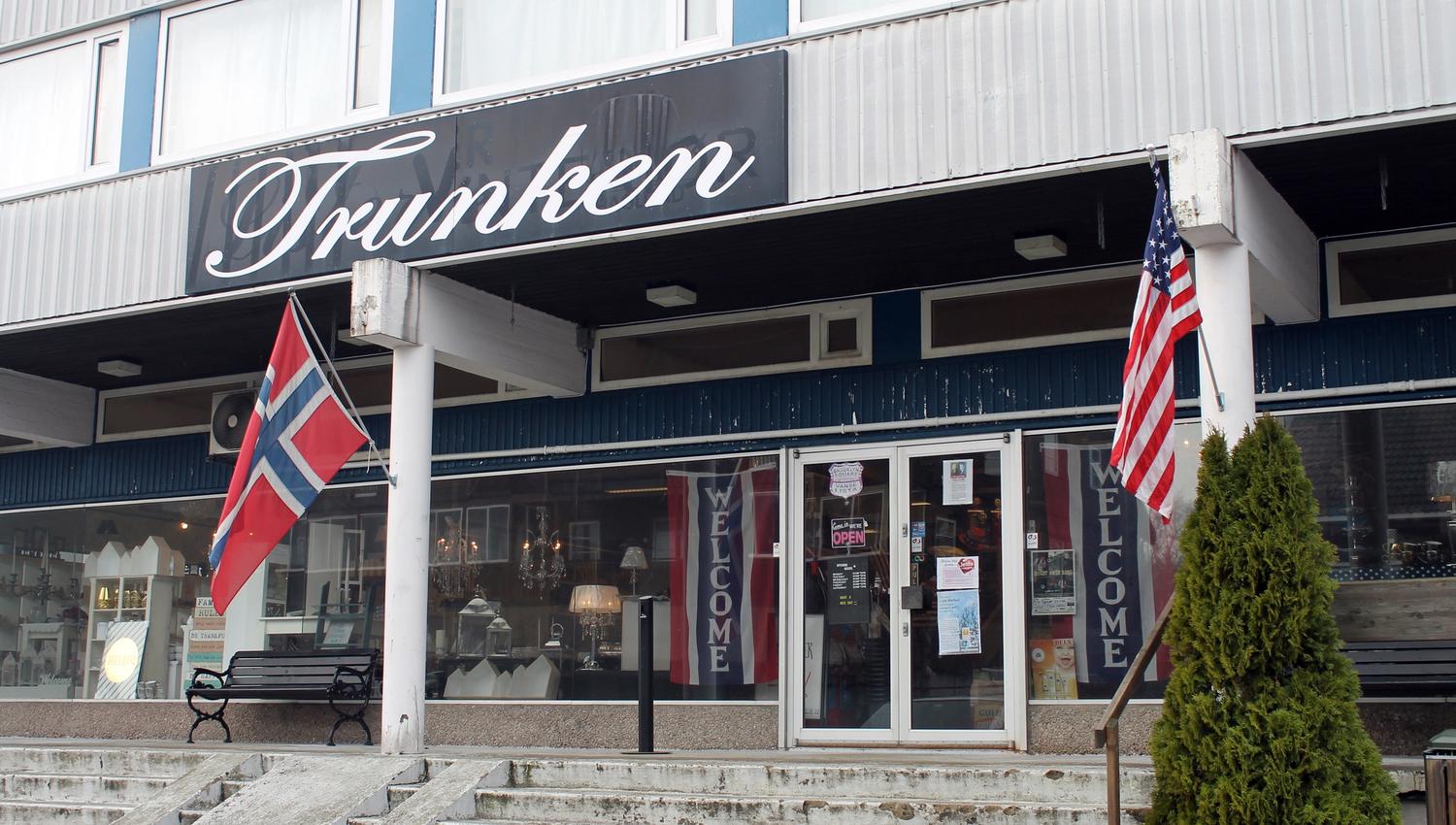 Trunken Department Store Vanse