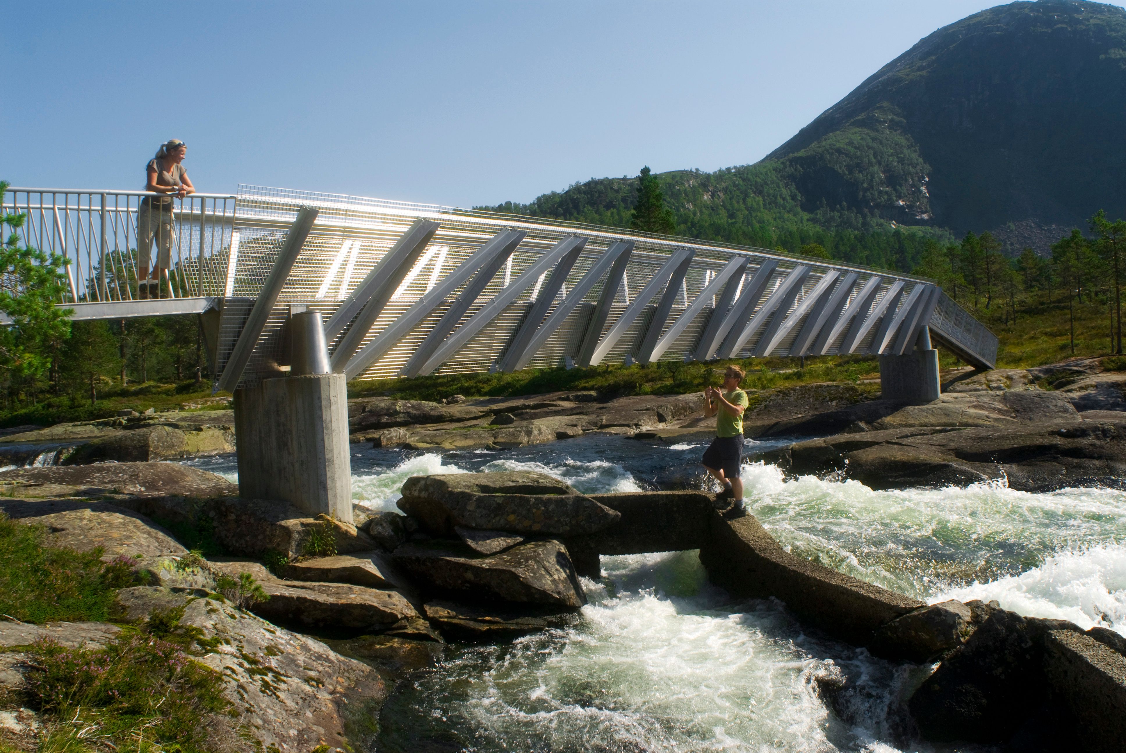 Bru over Likholefossen