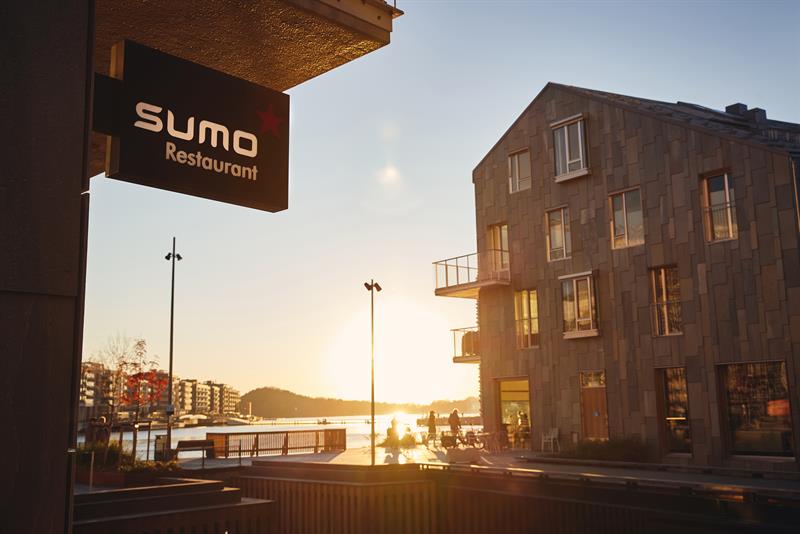 Sumo Bjørvika eksteriør med Oslofjorden i bakgrunnen