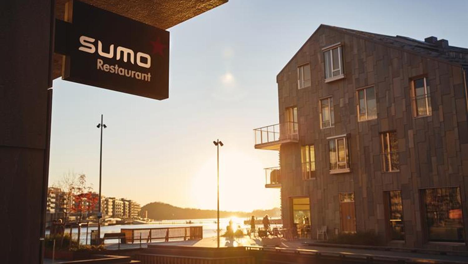 Sumo Bjørvika eksteriør med Oslofjorden i bakgrunnen