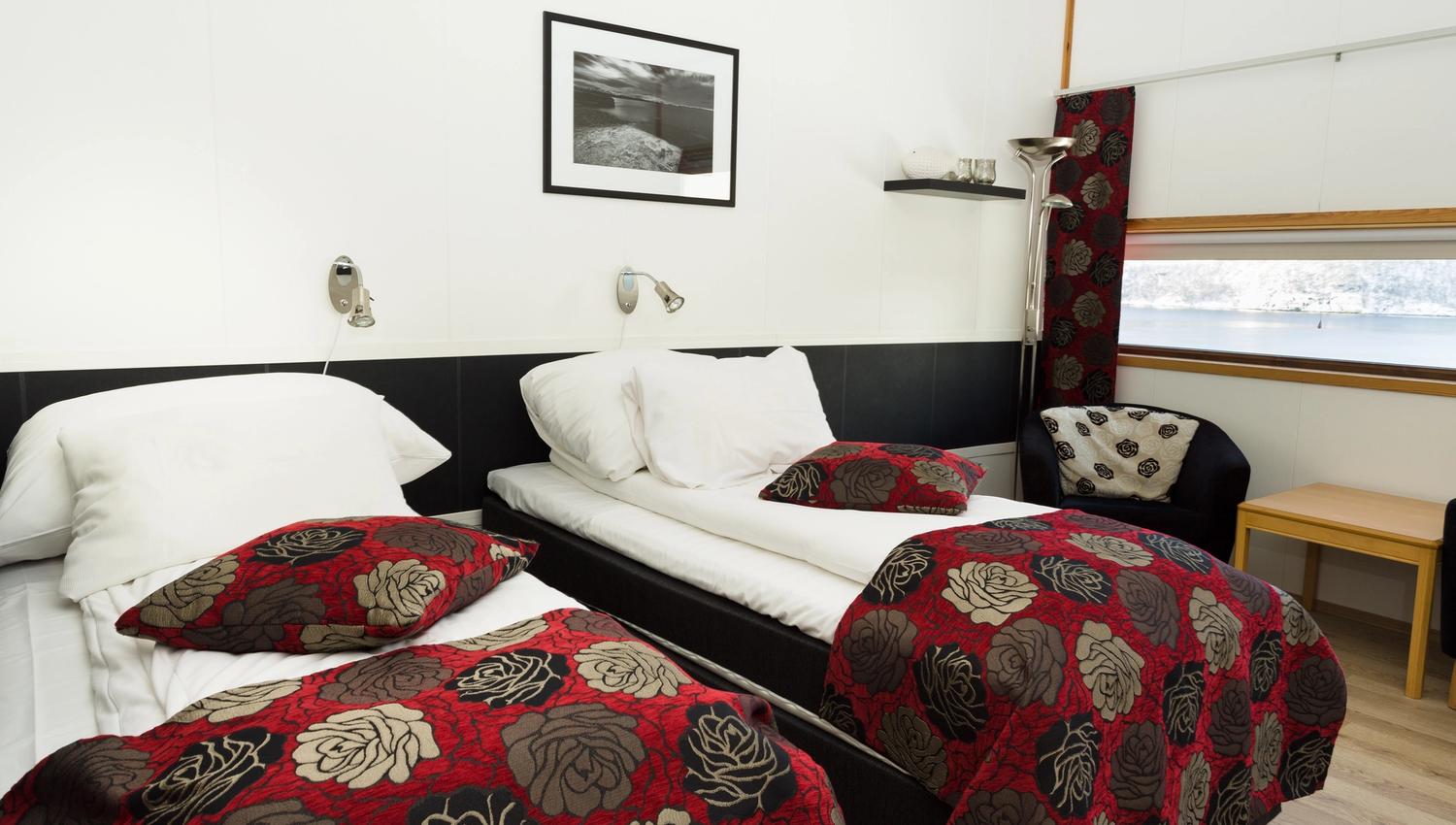 Hotel twin room 1