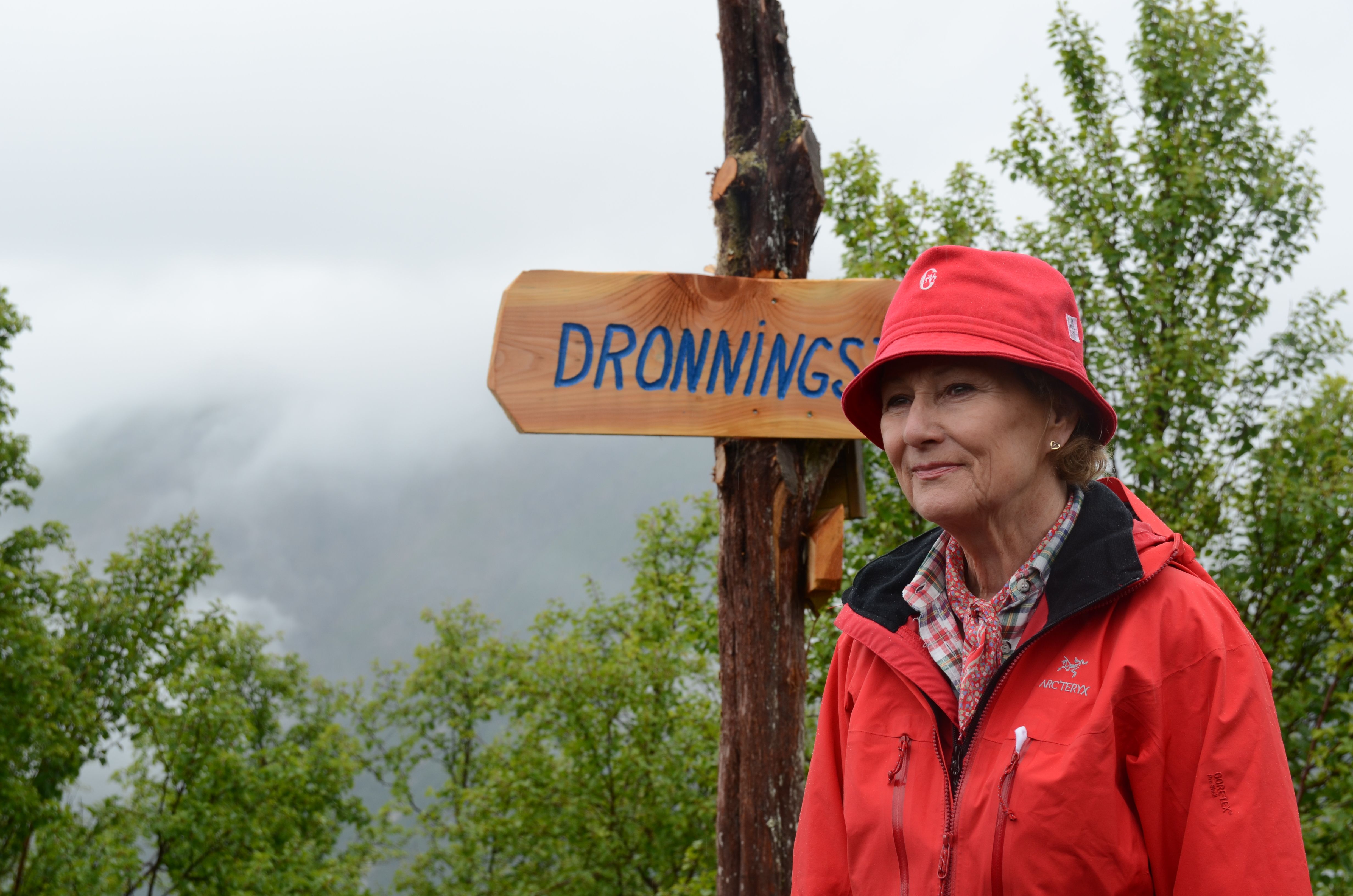 H.M. Dronning Sonja ved starten av H.M. Dronning Sonja sin panoramatur i Hardanger.